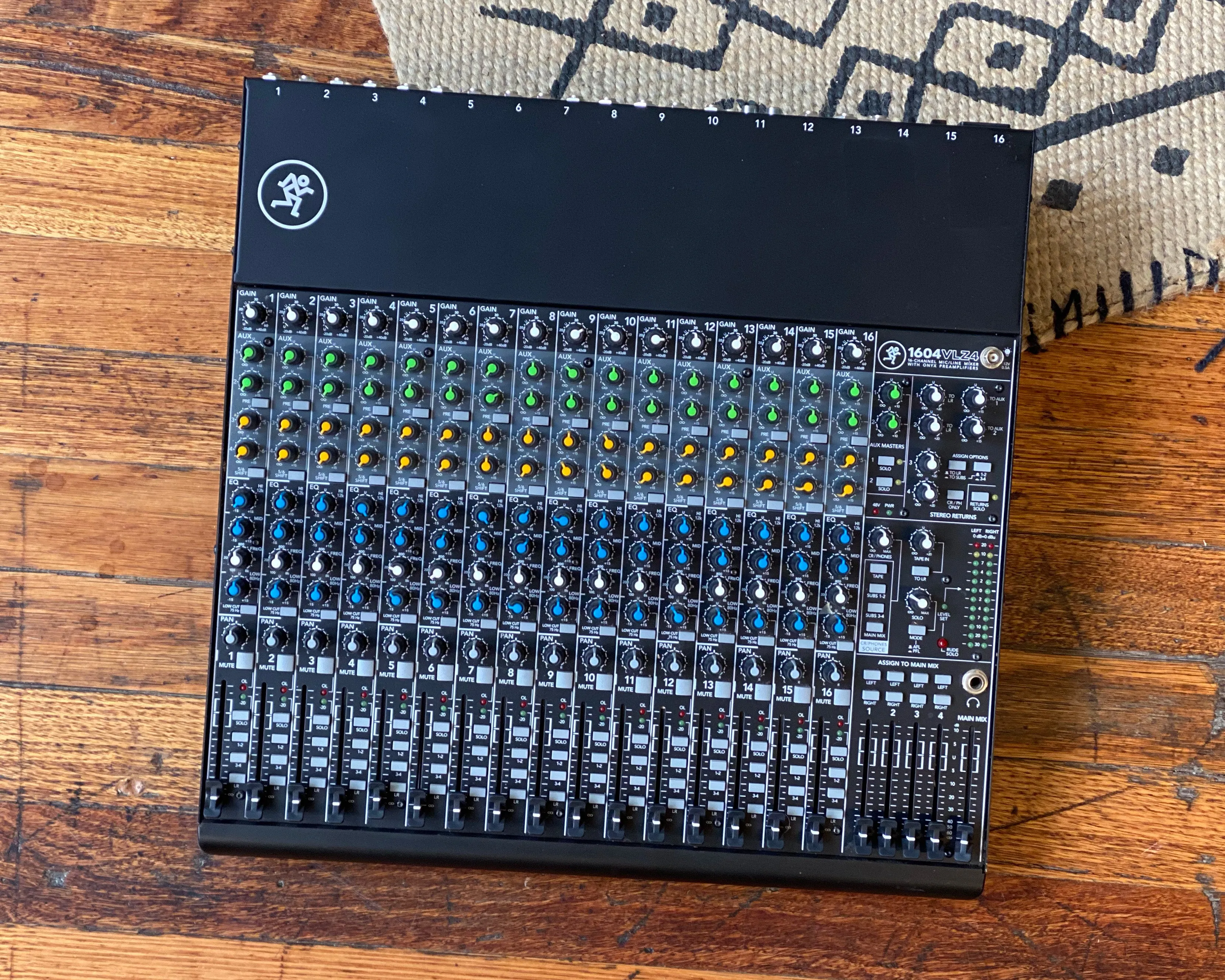 Mackie 1604VLZ4